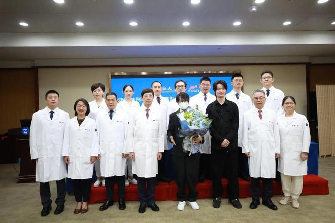 知名歌手在浙江接受心肝移植手術(shù)今天出院！本人發(fā)長文：感謝祖國感謝杭州(圖2)